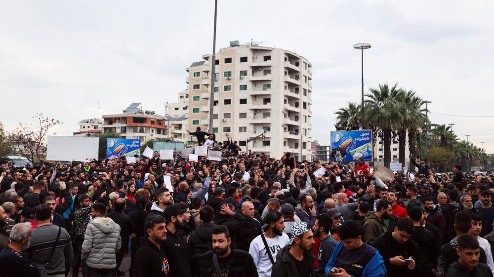 Protests in Syria Demand Decentralization and Release of Detainees