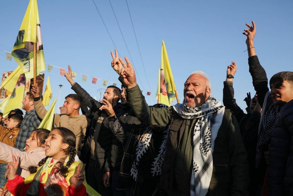 The Leader of the Syrian Democratic Forces Seeks to Join the New Army