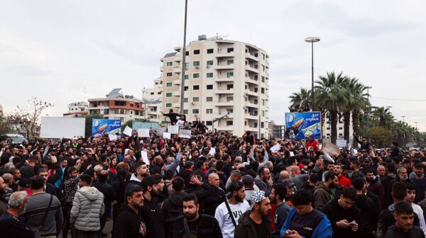Protests in Syria Demand Decentralization and Release of Detainees