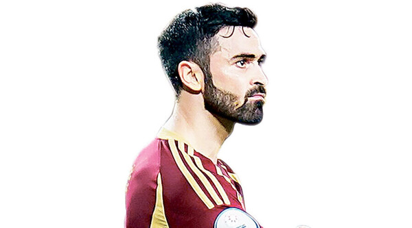 Omar Kahrbeen Shines with Hat-Trick for Al-Wahda